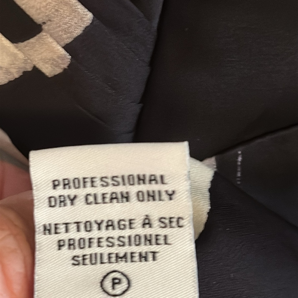 Diane von Furstenberg Dress 16” PTP, 44” long - Picture 7 of 10